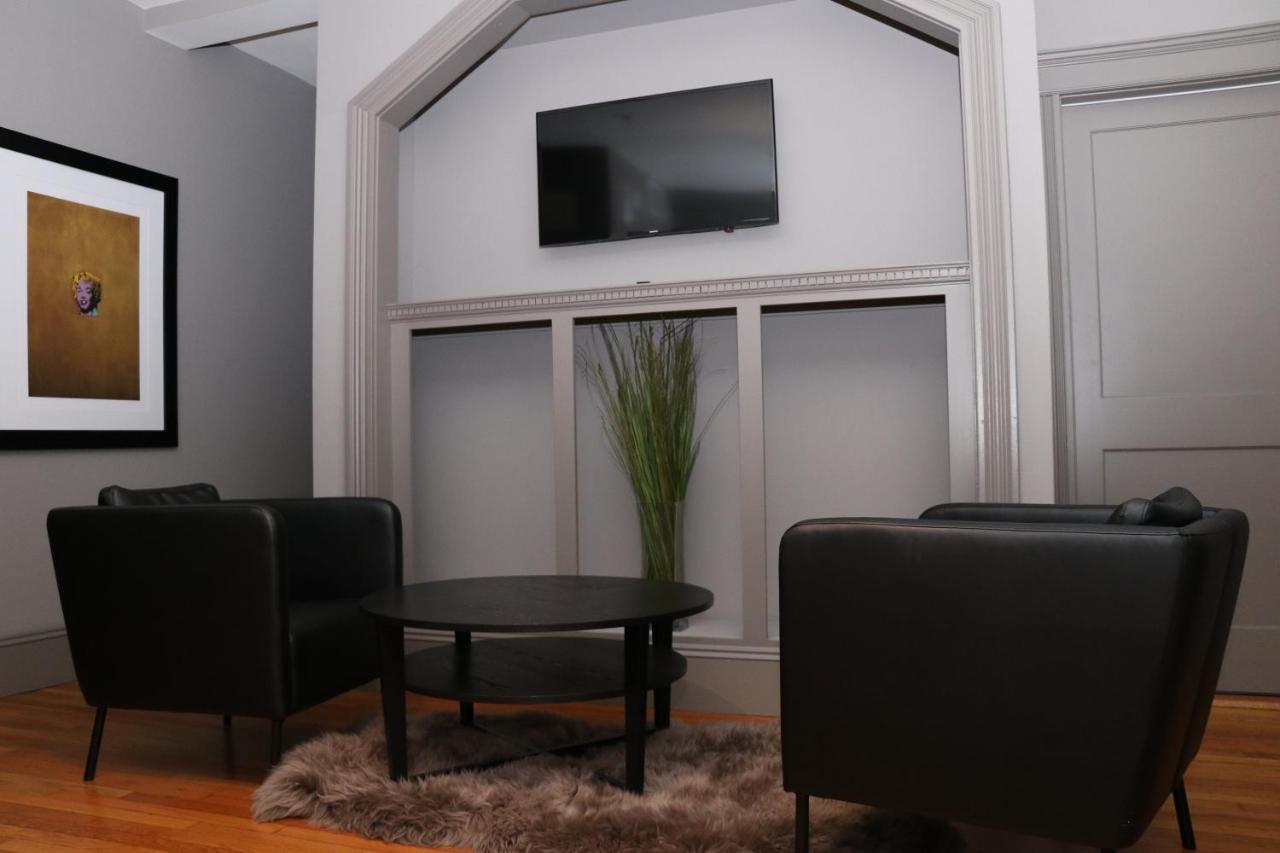 A Stylish Stay W/ A Queen Bed, Heated Floors.. #34 Brookline Exterior foto