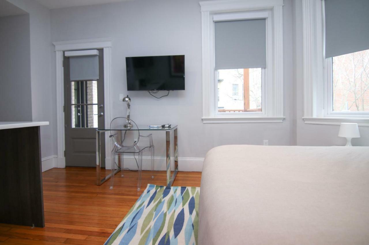 A Stylish Stay W/ A Queen Bed, Heated Floors.. #34 Brookline Exterior foto